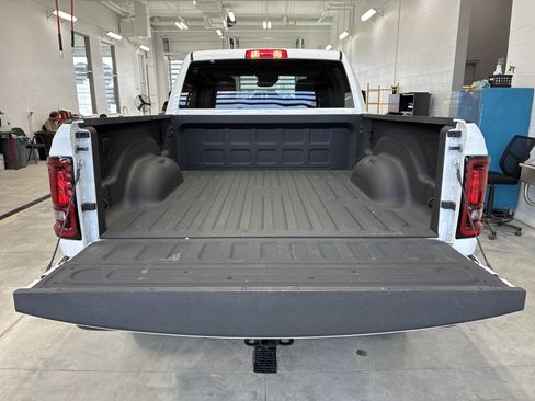 Used 2025 RAM 2500 4x4 Crew Cab image 10