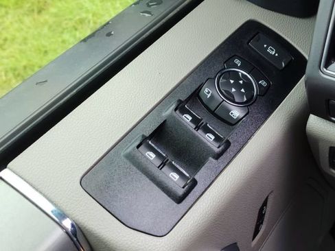 Used 2022 Ford F250 XLT w/ XLT Premium Package AWD/4WD image 28