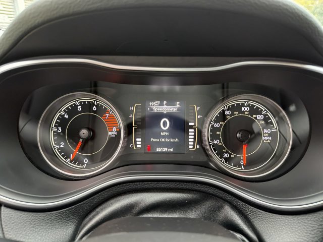 Used 2019 Jeep Cherokee Latitude Plus AWD/4WD image 19