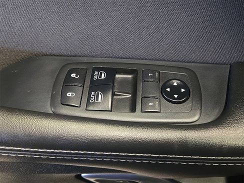 Used 2019 Dodge Challenger SXT image 27