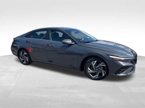 New 2026 Hyundai Elantra Limited FWD image 1