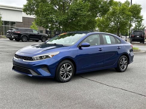 Used 2022 Kia Forte LXS image 3