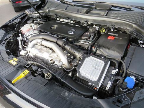Used 2025 Mercedes-Benz GLA 250 4MATIC image 7