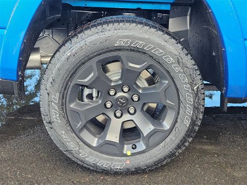 New 2026 RAM 1500 4x4 Crew Cab image 9