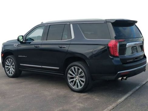 Used 2021 GMC Yukon Denali w/ Denali Premium Package image 8