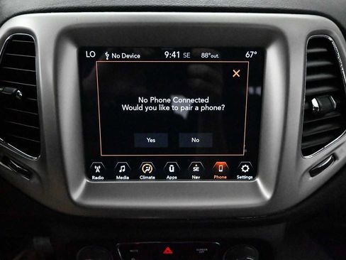 Used 2017 Jeep Compass Latitude w/ Popular Equipment Group AWD/4WD image 20