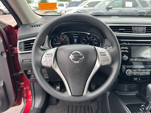 Used 2016 Nissan Rogue SV FWD image 19