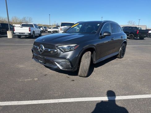 Used 2024 Mercedes-Benz GLC 300 4MATIC image 3