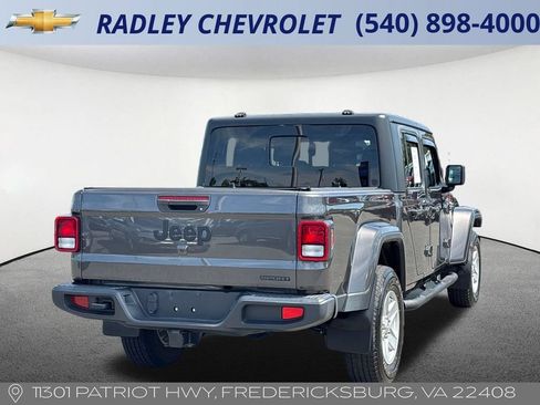 Used 2021 Jeep Gladiator Sport AWD/4WD image 19