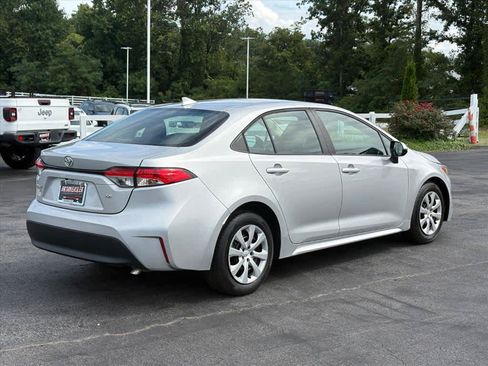 Used 2023 Toyota Corolla LE FWD image 3