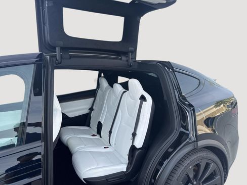 Used 2022 Tesla Model X AWD/4WD image 6
