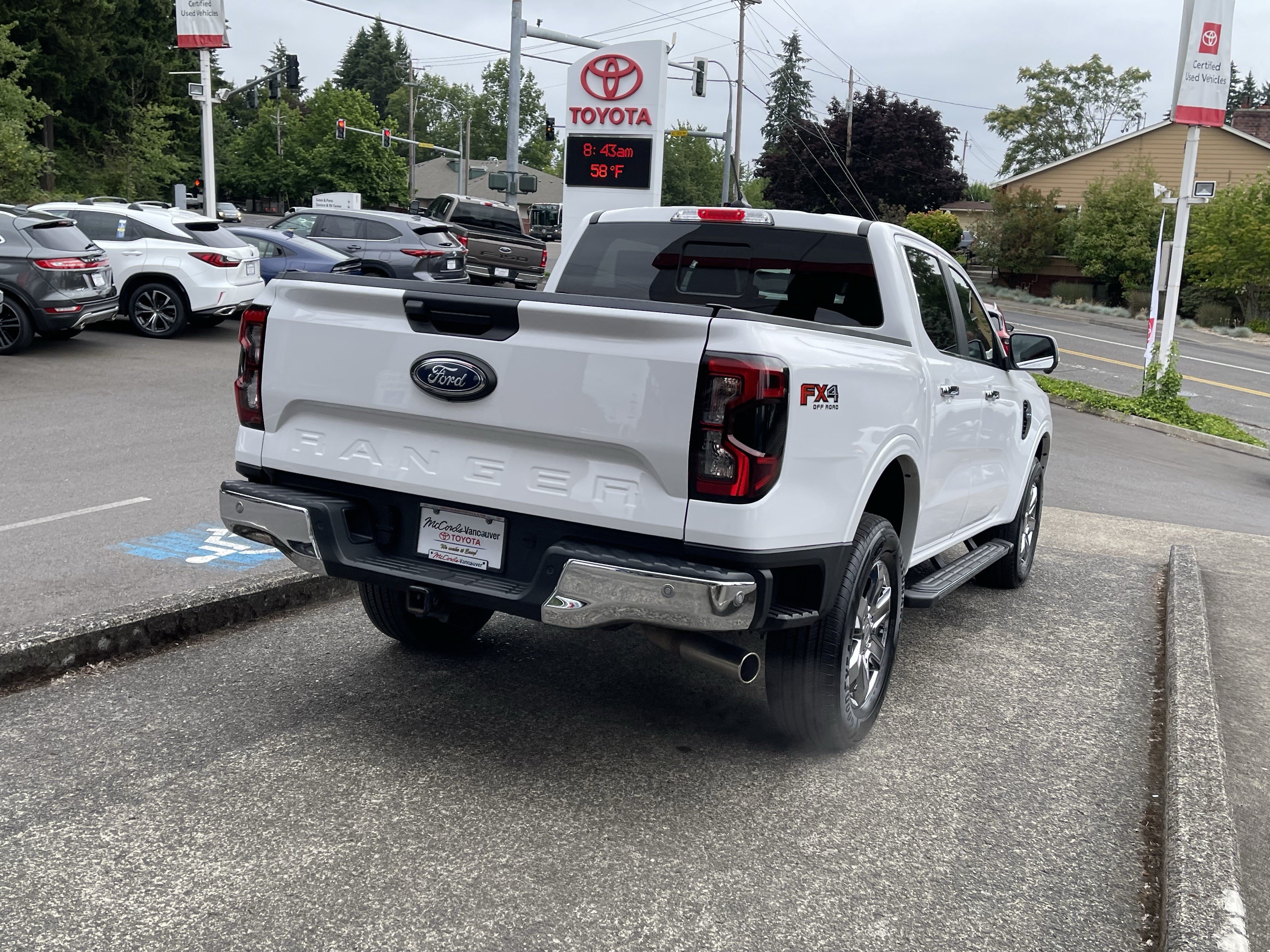 Used 2024 Ford Ranger Lariat w/ FX4 Off-Road Package AWD/4WD image 7