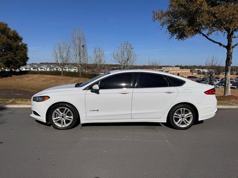 Used 2018 Ford Fusion SE image 6