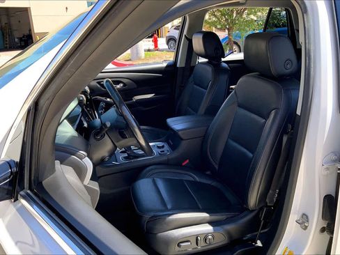 Used 2019 Chevrolet Traverse Premier w/ LPO, Floor Liner Package FWD image 8