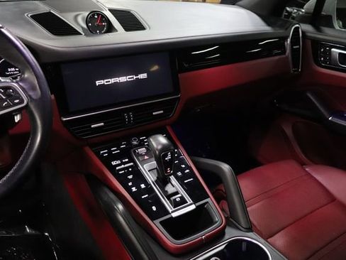 Used 2022 Porsche Cayenne Platinum Edition AWD/4WD image 31