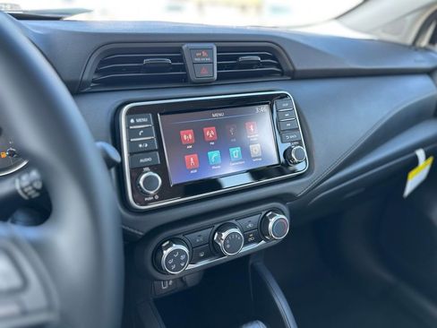 Used 2025 Nissan Versa S w/ Trunk Package image 18