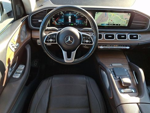 Used 2023 Mercedes-Benz GLS 450 4MATIC image 12