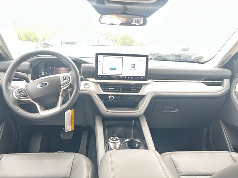 New 2026 Ford Explorer Active RWD image 18