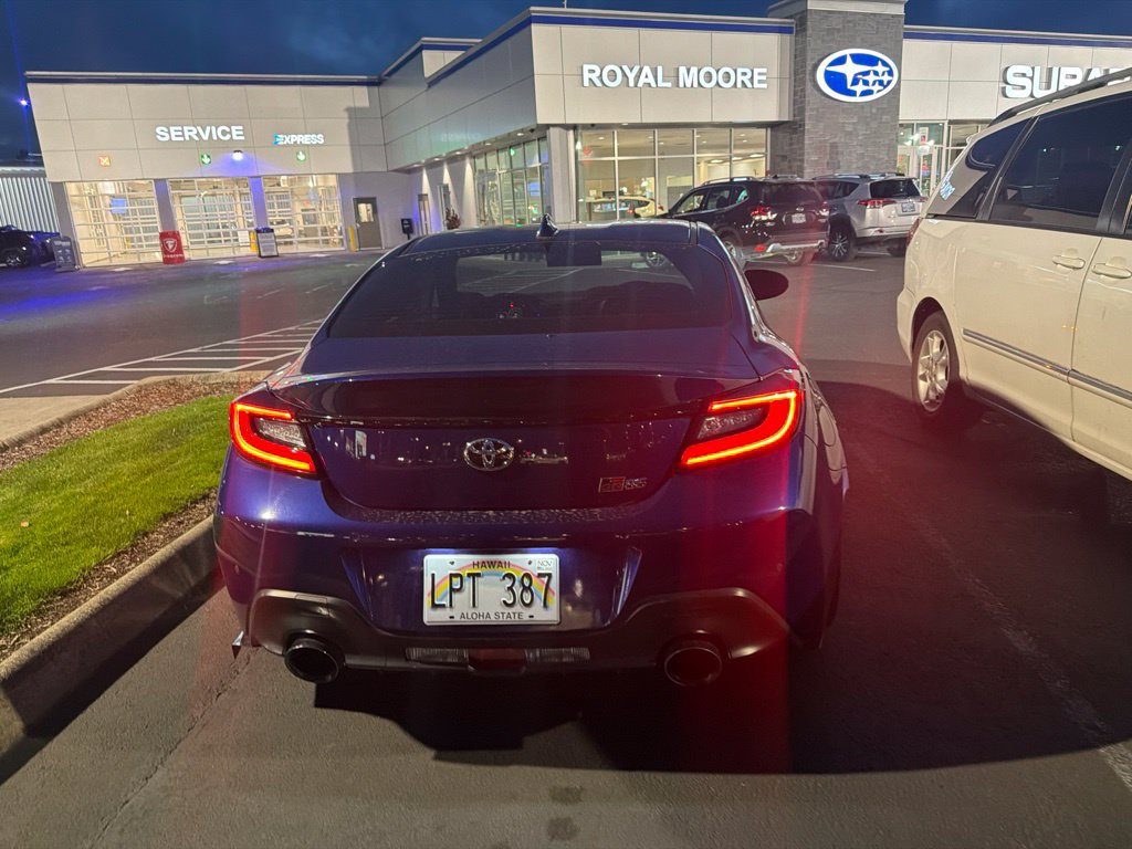 Used 2022 Toyota GR86 RWD image 4