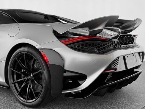 Used 2022 McLaren 765LT image 41