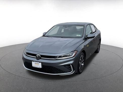 Used 2025 Volkswagen Jetta SE image 7