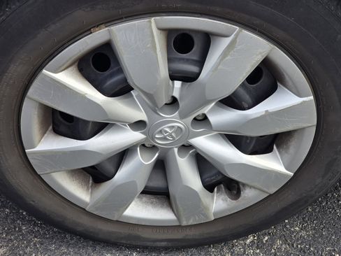 Used 2016 Toyota Corolla LE FWD image 18
