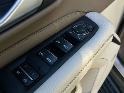 Used 2022 GMC Yukon XL Denali image 15