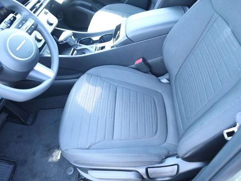 Used 2025 Hyundai Santa Cruz SE AWD/4WD image 10