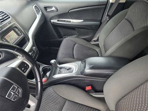 Used 2019 Dodge Journey SE w/ Premium Group image 22