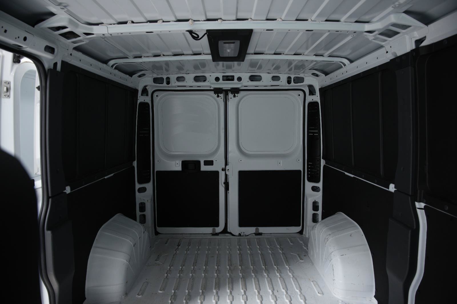 Used 2025 RAM ProMaster 2500 w/ Convenience Group FWD image 21