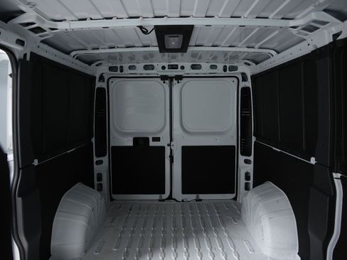Used 2025 RAM ProMaster 2500 w/ Convenience Group FWD image 21