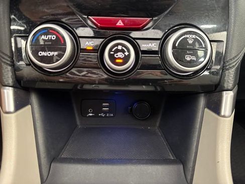 Used 2019 Subaru Forester Premium AWD/4WD image 18