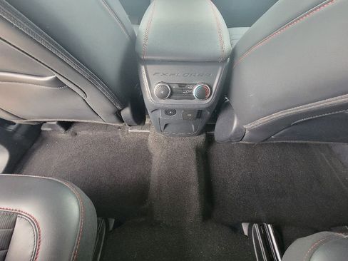 Used 2025 Ford Explorer ST-Line image 30