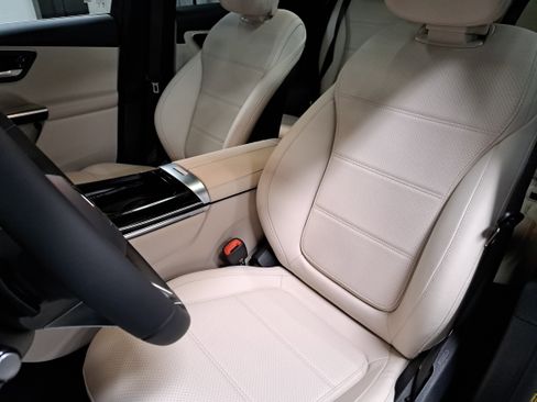 New 2026 Mercedes-Benz GLC 300 image 16