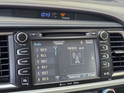 Used 2017 Toyota Highlander Limited FWD image 20