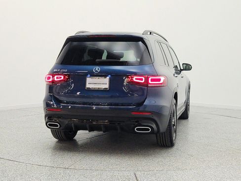 Used 2023 Mercedes-Benz GLB 250 image 6