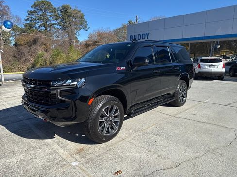 Used 2022 Chevrolet Tahoe Z71 w/ Luxury Package image 2
