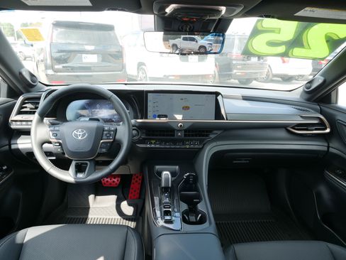 Used 2025 Toyota Crown Signia image 19