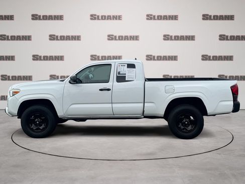 Used 2020 Toyota Tacoma SR AWD/4WD image 2