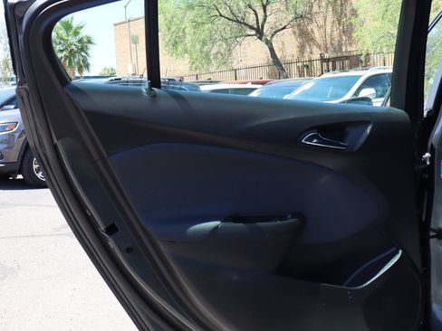 Used 2019 Chevrolet Cruze LT w/ Convenience Package FWD image 29