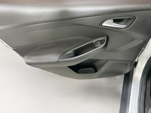 Used 2016 Ford Focus SE w/ Equipment Group 201A image 24