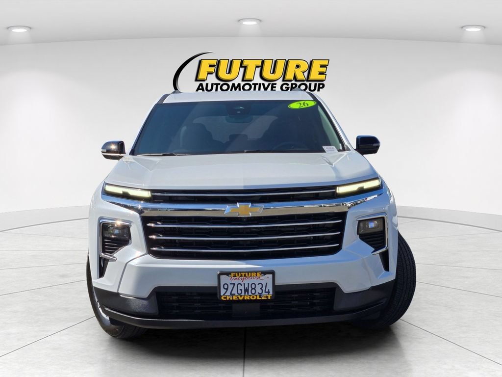 Used 2026 Chevrolet Traverse LT w/ Driver Confidence Package FWD image 2