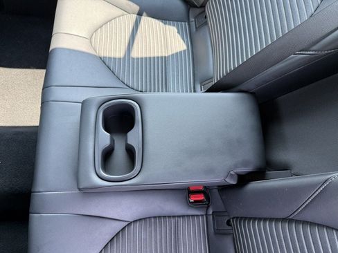 Used 2019 Toyota Camry SE w/ Convenience Package FWD image 25