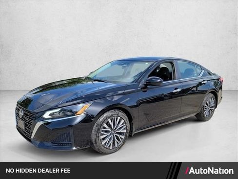 Used 2023 Nissan Altima 2.5 SV FWD image 1