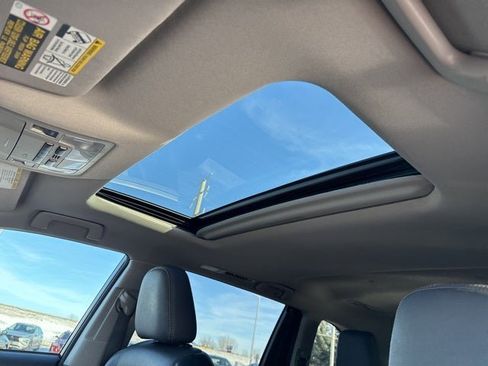 Used 2015 Toyota Highlander Limited image 28