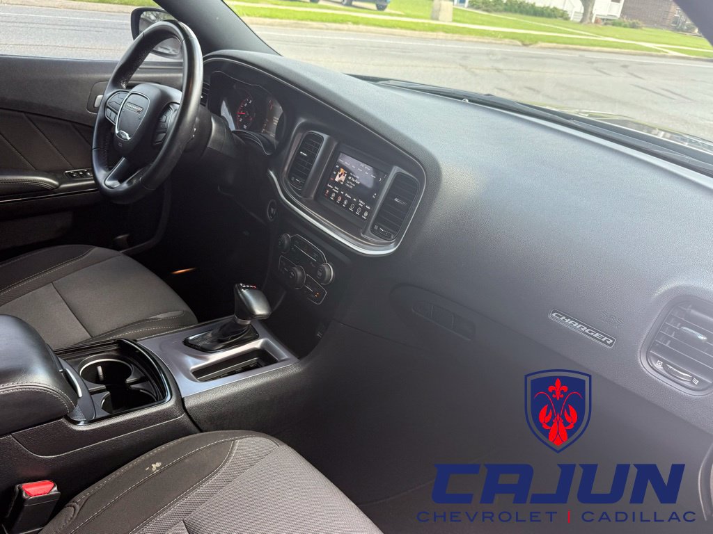 Used 2020 Dodge Charger SXT w/ Blacktop Package RWD image 21