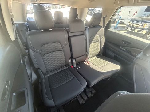 Used 2025 Nissan Pathfinder SV image 26