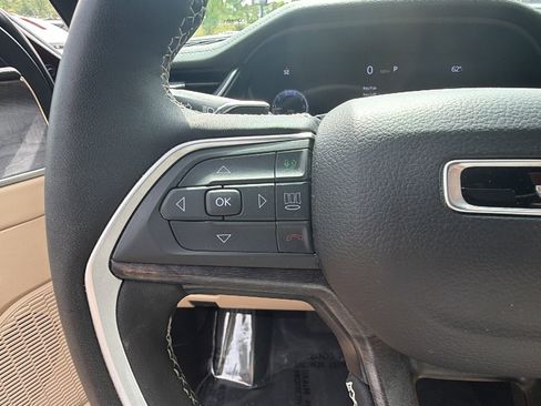 Used 2024 Jeep Grand Cherokee L Limited w/ Black Appearance Package image 28