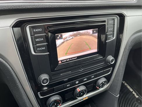 Used 2018 Volkswagen Passat 2.0T S image 18