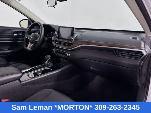 Used 2024 Nissan Altima 2.5 SV image 25